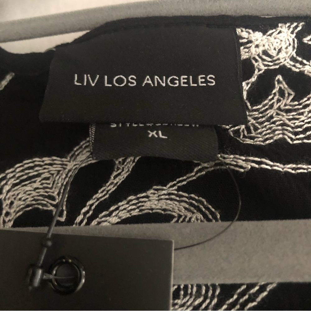 Livi Los Angeles Crochet Embroidered Lace Black and White Floral Boho Hippie Top - Picture 13 of 13